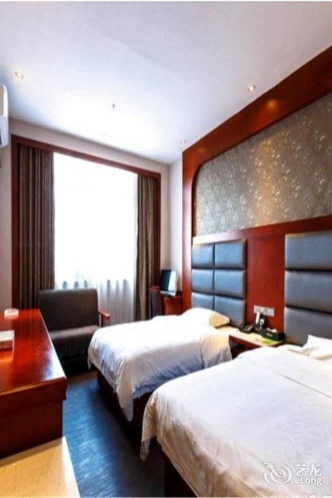 Longwang Business Hotel Liuzhou Exterior foto