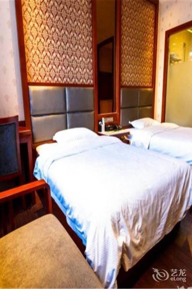 Longwang Business Hotel Liuzhou Exterior foto