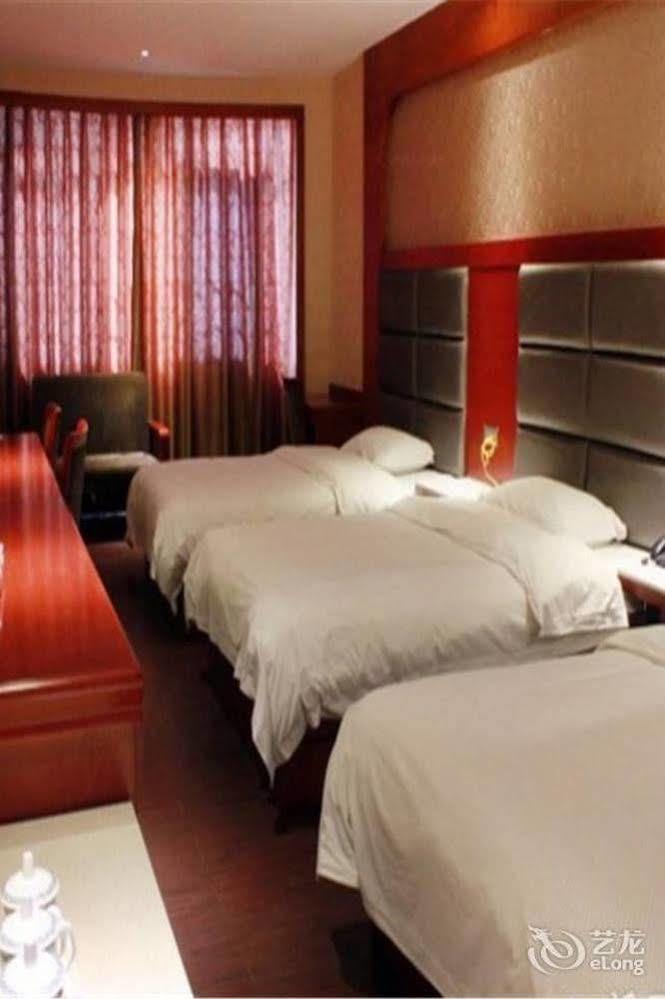 Longwang Business Hotel Liuzhou Exterior foto