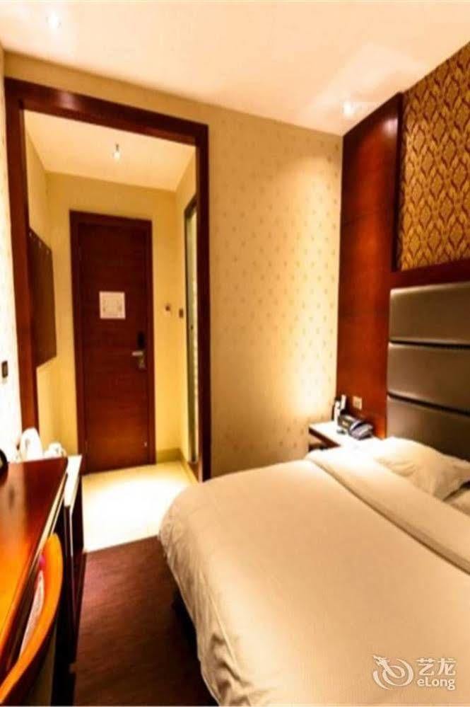 Longwang Business Hotel Liuzhou Exterior foto